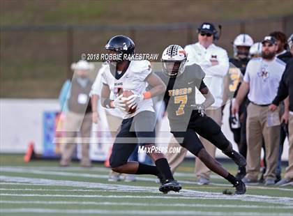 Thumbnail 2 in Malakoff vs. Gladewater (UIL 3A Regional Playoff) photogallery.
