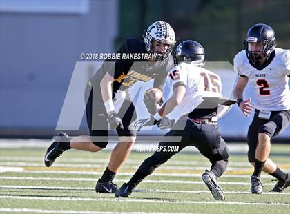 Thumbnail 3 in Malakoff vs. Gladewater (UIL 3A Regional Playoff) photogallery.