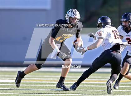Thumbnail 2 in Malakoff vs. Gladewater (UIL 3A Regional Playoff) photogallery.