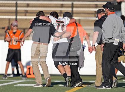 Thumbnail 1 in Malakoff vs. Gladewater (UIL 3A Regional Playoff) photogallery.