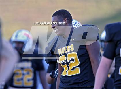 Thumbnail 2 in Malakoff vs. Gladewater (UIL 3A Regional Playoff) photogallery.