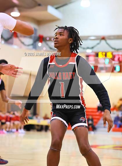 Thumbnail 2 in William Floyd @ Half Hollow Hills East (The Gary Charles Hoop Classic) photogallery.