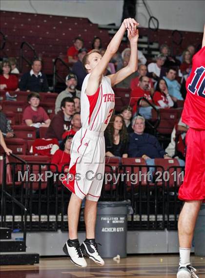 Thumbnail 2 in Trinity vs. Liberty Christian (CIF NS D5 Final) photogallery.