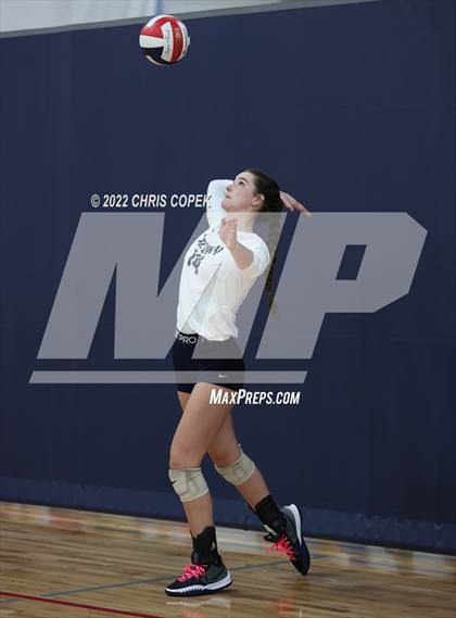 Thumbnail 1 in Calvary Christian vs Venice (Nike Tournament of Champions) photogallery.