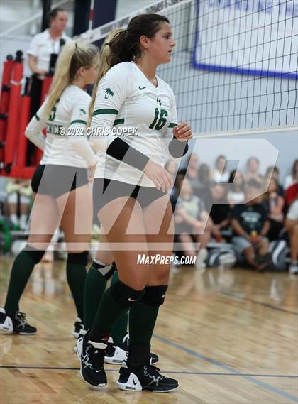 Thumbnail 3 in Calvary Christian vs Venice (Nike Tournament of Champions) photogallery.