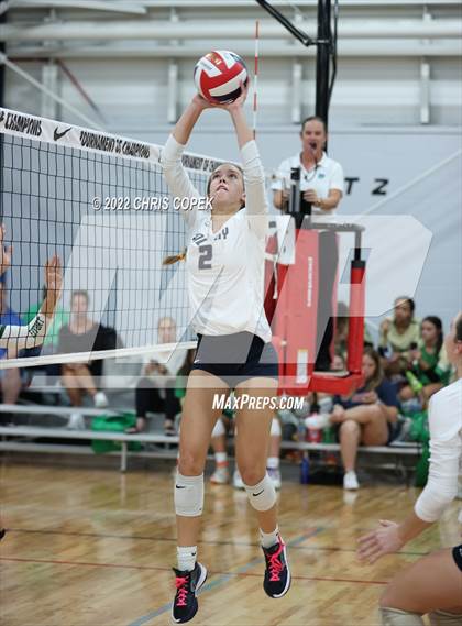 Thumbnail 1 in Calvary Christian vs Venice (Nike Tournament of Champions) photogallery.