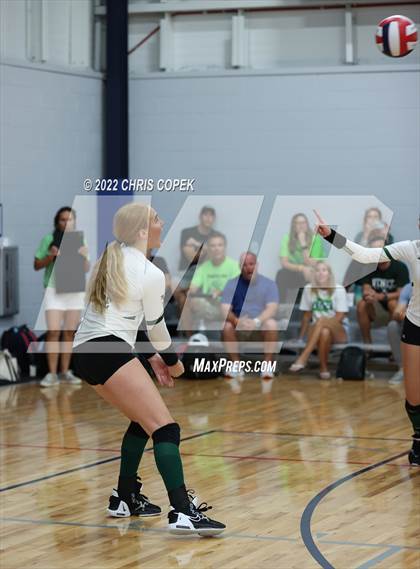 Thumbnail 2 in Calvary Christian vs Venice (Nike Tournament of Champions) photogallery.