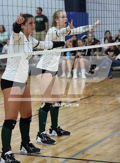 Thumbnail 1 in Calvary Christian vs Venice (Nike Tournament of Champions) photogallery.