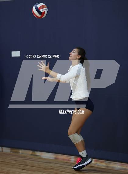 Thumbnail 1 in Calvary Christian vs Venice (Nike Tournament of Champions) photogallery.