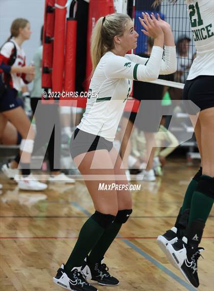Thumbnail 2 in Calvary Christian vs Venice (Nike Tournament of Champions) photogallery.