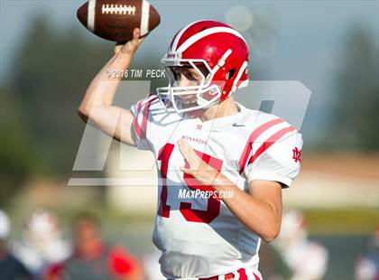 Thumbnail 2 in JV: Mater Dei vs. Villa Park photogallery.