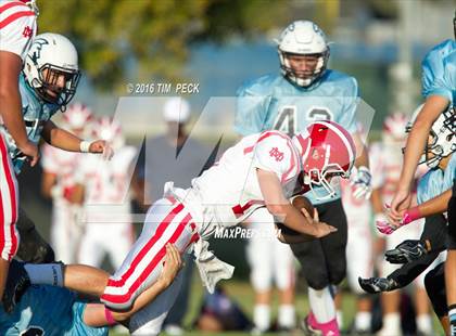 Thumbnail 3 in JV: Mater Dei vs. Villa Park photogallery.