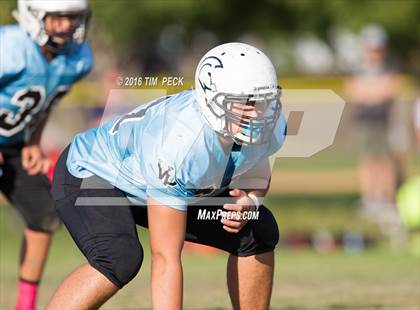 Thumbnail 2 in JV: Mater Dei vs. Villa Park photogallery.