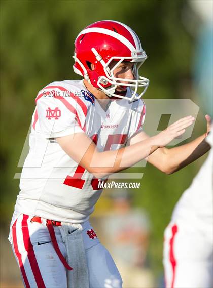 Thumbnail 2 in JV: Mater Dei vs. Villa Park photogallery.