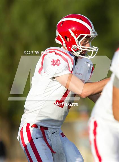 Thumbnail 3 in JV: Mater Dei vs. Villa Park photogallery.