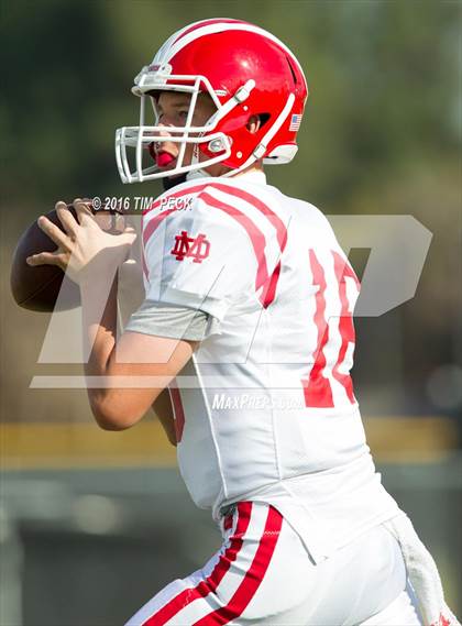 Thumbnail 3 in JV: Mater Dei vs. Villa Park photogallery.