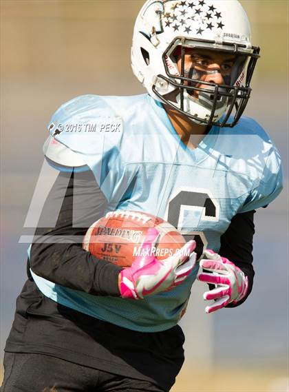 Thumbnail 1 in JV: Mater Dei vs. Villa Park photogallery.