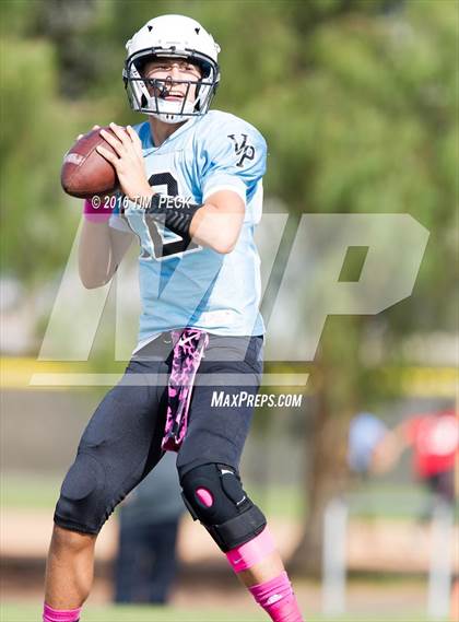 Thumbnail 1 in JV: Mater Dei vs. Villa Park photogallery.