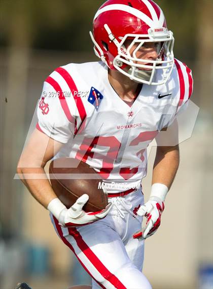 Thumbnail 2 in JV: Mater Dei vs. Villa Park photogallery.