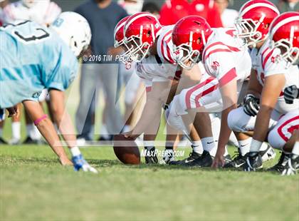 Thumbnail 2 in JV: Mater Dei vs. Villa Park photogallery.