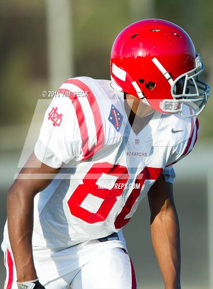 Thumbnail 2 in JV: Mater Dei vs. Villa Park photogallery.
