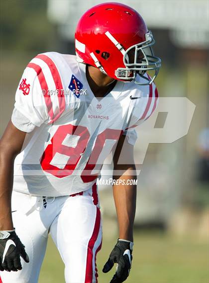 Thumbnail 1 in JV: Mater Dei vs. Villa Park photogallery.