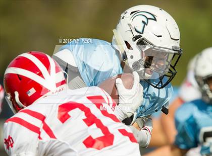 Thumbnail 2 in JV: Mater Dei vs. Villa Park photogallery.