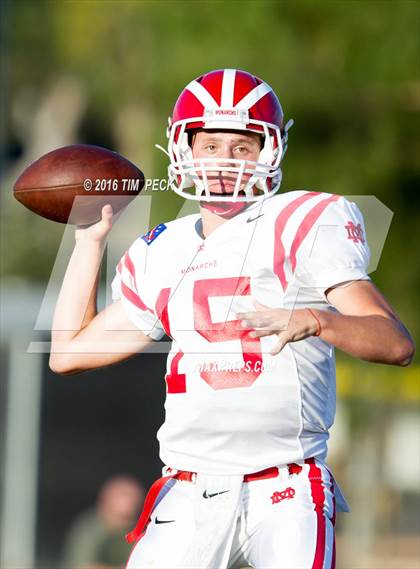 Thumbnail 2 in JV: Mater Dei vs. Villa Park photogallery.