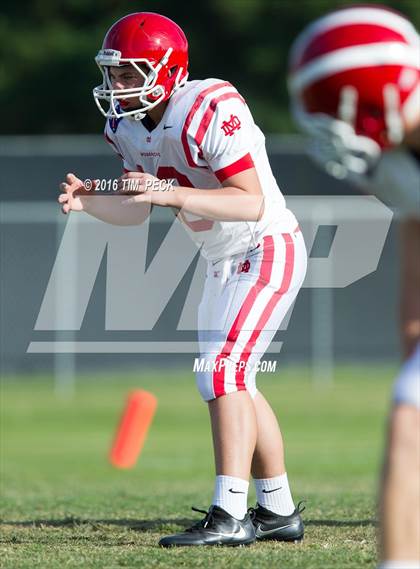 Thumbnail 3 in JV: Mater Dei vs. Villa Park photogallery.