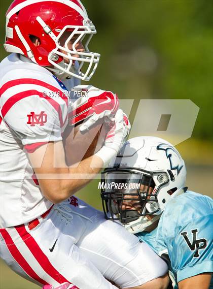 Thumbnail 1 in JV: Mater Dei vs. Villa Park photogallery.