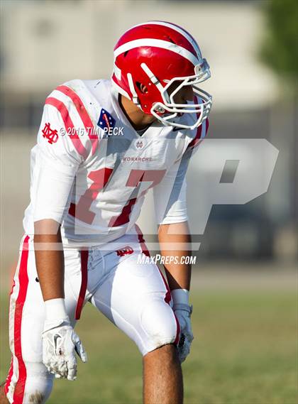 Thumbnail 1 in JV: Mater Dei vs. Villa Park photogallery.