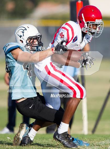 Thumbnail 1 in JV: Mater Dei vs. Villa Park photogallery.