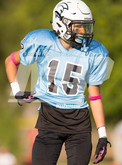 Thumbnail 3 in JV: Mater Dei vs. Villa Park photogallery.