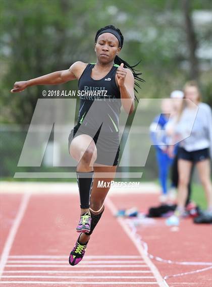 Thumbnail 1 in Royal Comet Invitational photogallery.