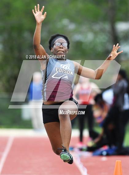 Thumbnail 2 in Royal Comet Invitational photogallery.