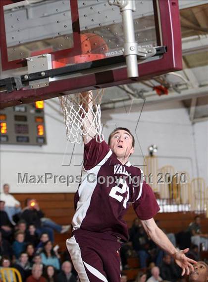 Thumbnail 2 in Valhalla vs. Tuckahoe (Section 1 Super Saturday) photogallery.