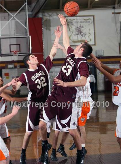 Thumbnail 2 in Valhalla vs. Tuckahoe (Section 1 Super Saturday) photogallery.