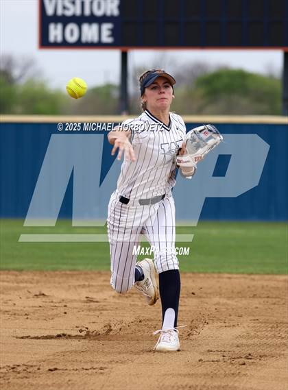 Thumbnail 3 in Reedy @ Wakeland photogallery.