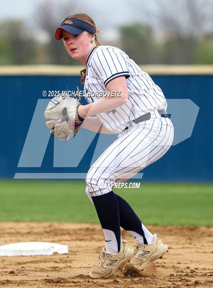 Thumbnail 3 in Reedy @ Wakeland photogallery.