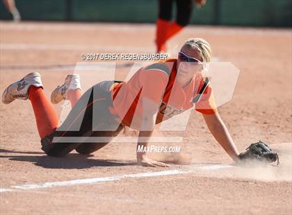 Thumbnail 3 in Pueblo County vs. Erie (CHSAA 4A Playoffs) photogallery.