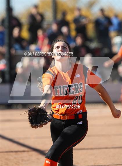 Thumbnail 2 in Pueblo County vs. Erie (CHSAA 4A Playoffs) photogallery.