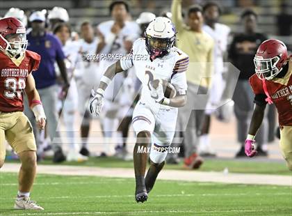 Thumbnail 2 in Edna Karr @ Brother Martin photogallery.