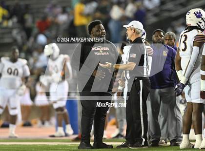 Thumbnail 2 in Edna Karr @ Brother Martin photogallery.