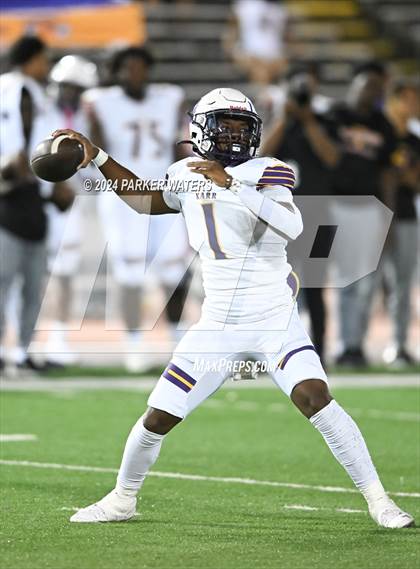 Thumbnail 1 in Edna Karr @ Brother Martin photogallery.