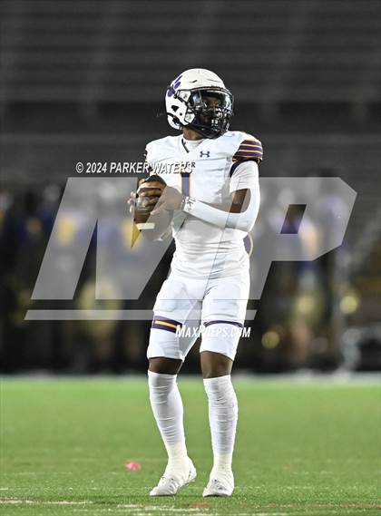 Thumbnail 1 in Edna Karr @ Brother Martin photogallery.