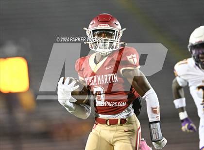 Thumbnail 2 in Edna Karr @ Brother Martin photogallery.