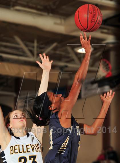 Thumbnail 2 in Bellevue vs. San Juan Hills (MaxPreps Holiday Classic) photogallery.