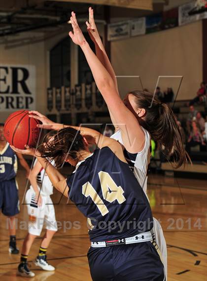 Thumbnail 3 in Bellevue vs. San Juan Hills (MaxPreps Holiday Classic) photogallery.