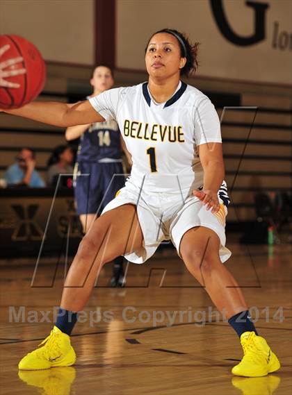 Thumbnail 1 in Bellevue vs. San Juan Hills (MaxPreps Holiday Classic) photogallery.
