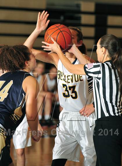 Thumbnail 1 in Bellevue vs. San Juan Hills (MaxPreps Holiday Classic) photogallery.